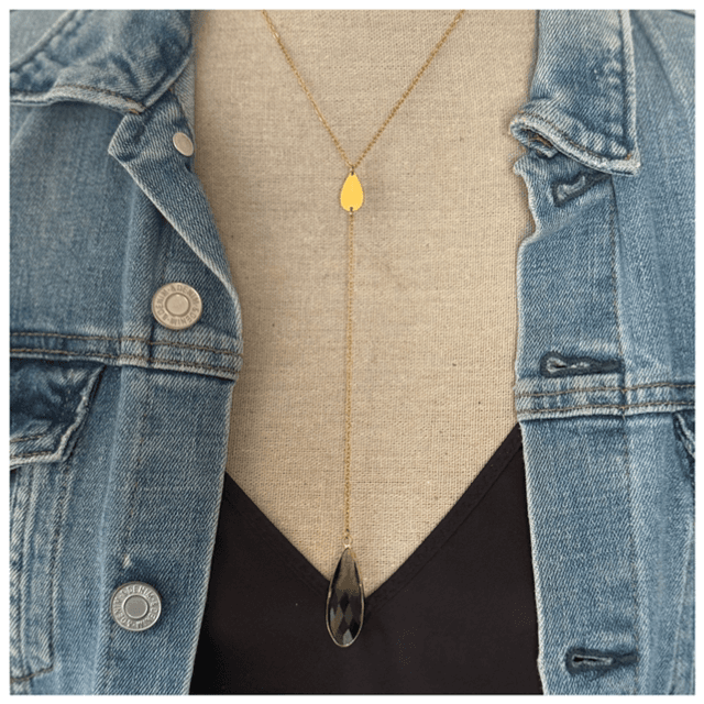 Collier forme chapelet , goutte strass